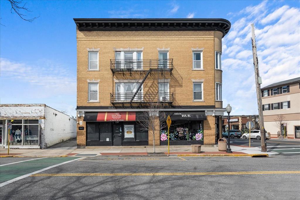 #2 photo, 240 Deer Park Avenue, Babylon , NY 11702