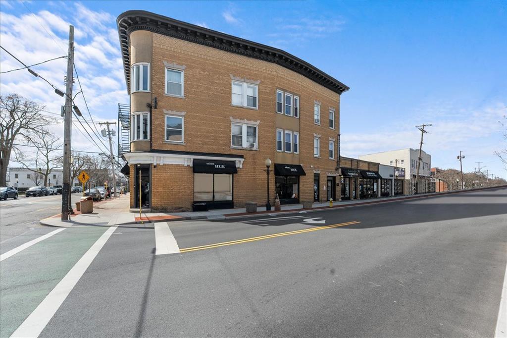 #3 photo, 240 Deer Park Avenue, Babylon , NY 11702