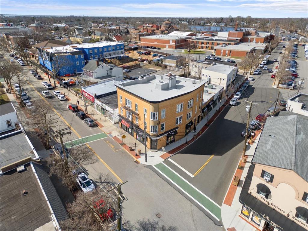 #8 photo, 240 Deer Park Avenue, Babylon , NY 11702