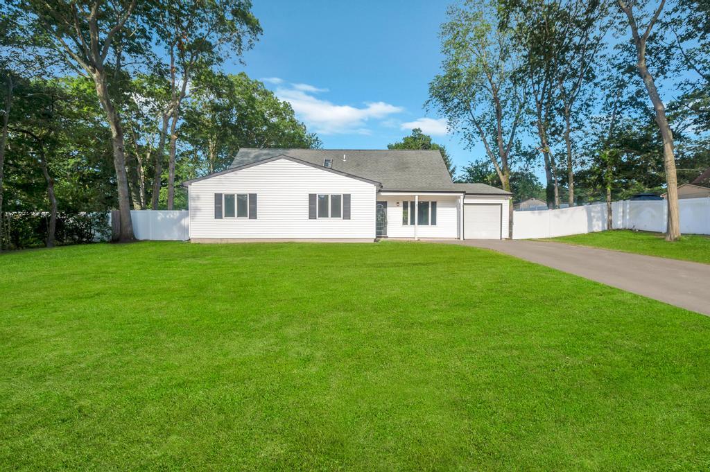 #12 photo, 9 Wakefield Avenue, Coram , NY 11727