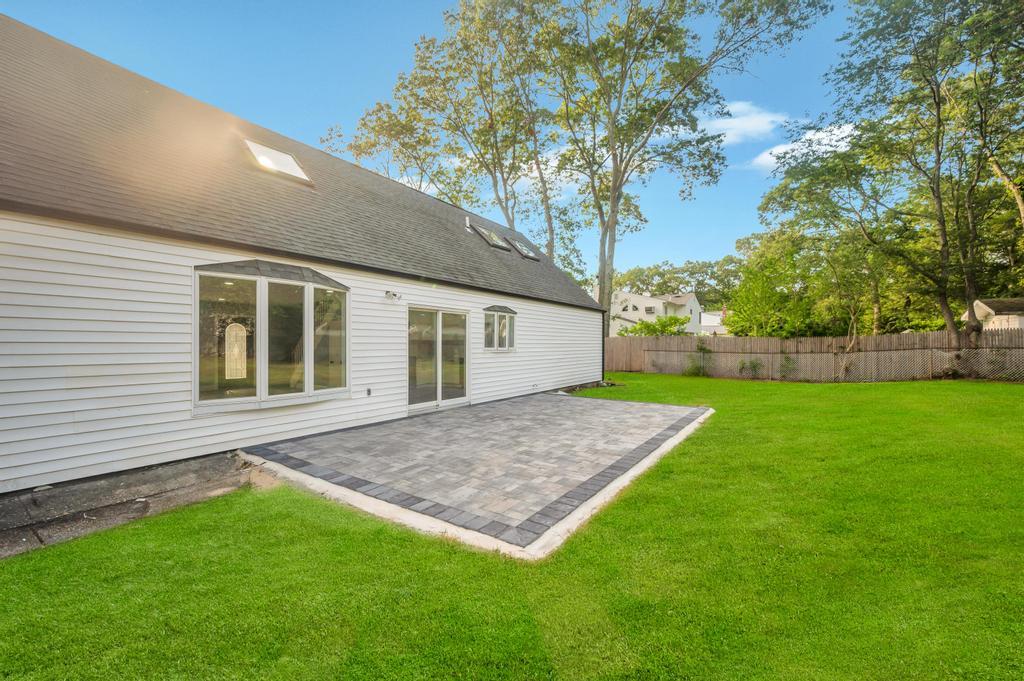 #17 photo, 9 Wakefield Avenue, Coram , NY 11727