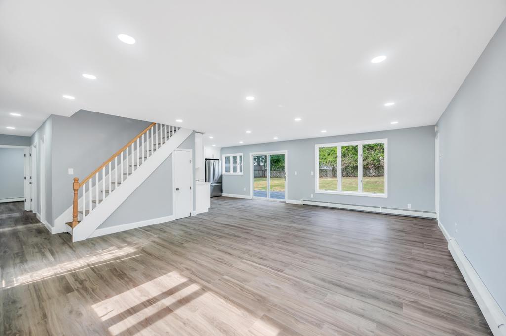 #20 photo, 9 Wakefield Avenue, Coram , NY 11727