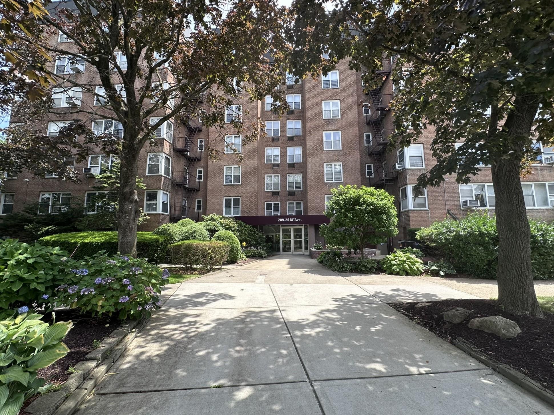 #2 photo, 209-25 18th Avenue, クイーンズ区 Bayside , NY 11360
