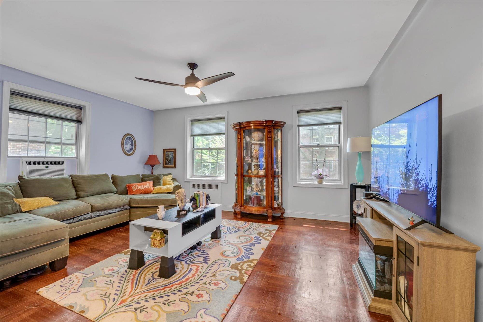 #3 photo, 117-01 Park Lane South, 뉴욕퀸즈 Kew Gardens , NY 11415