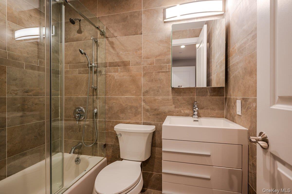 #13 photo, 661 W Broadway, ナッソー郡 Long Beach , NY 11561