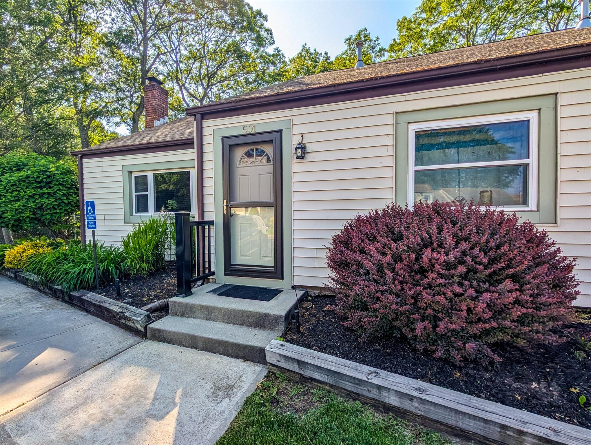 #1 photo, 501 Lake Court, 東長島 Middle Island , NY 11953