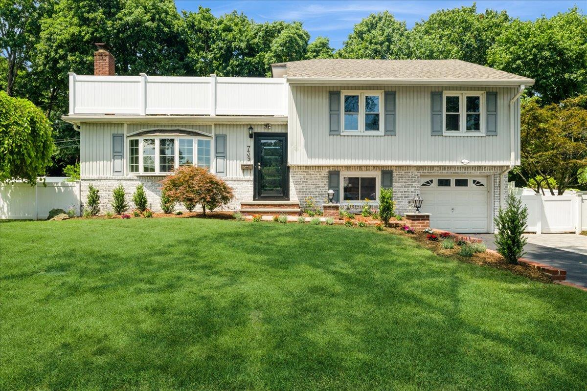 #1 photo, 739 Franklin Street, 長島 西布雷 Westbury , NY 11590