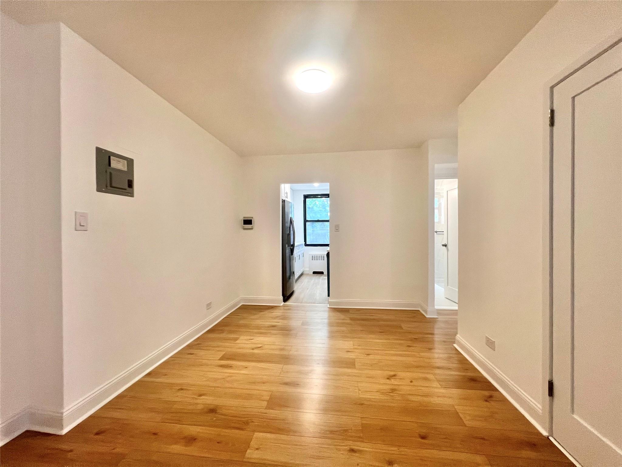 #6 photo, 32-22 89 St, 皇后区 艾姆赫斯特 East Elmhurst , NY 11369