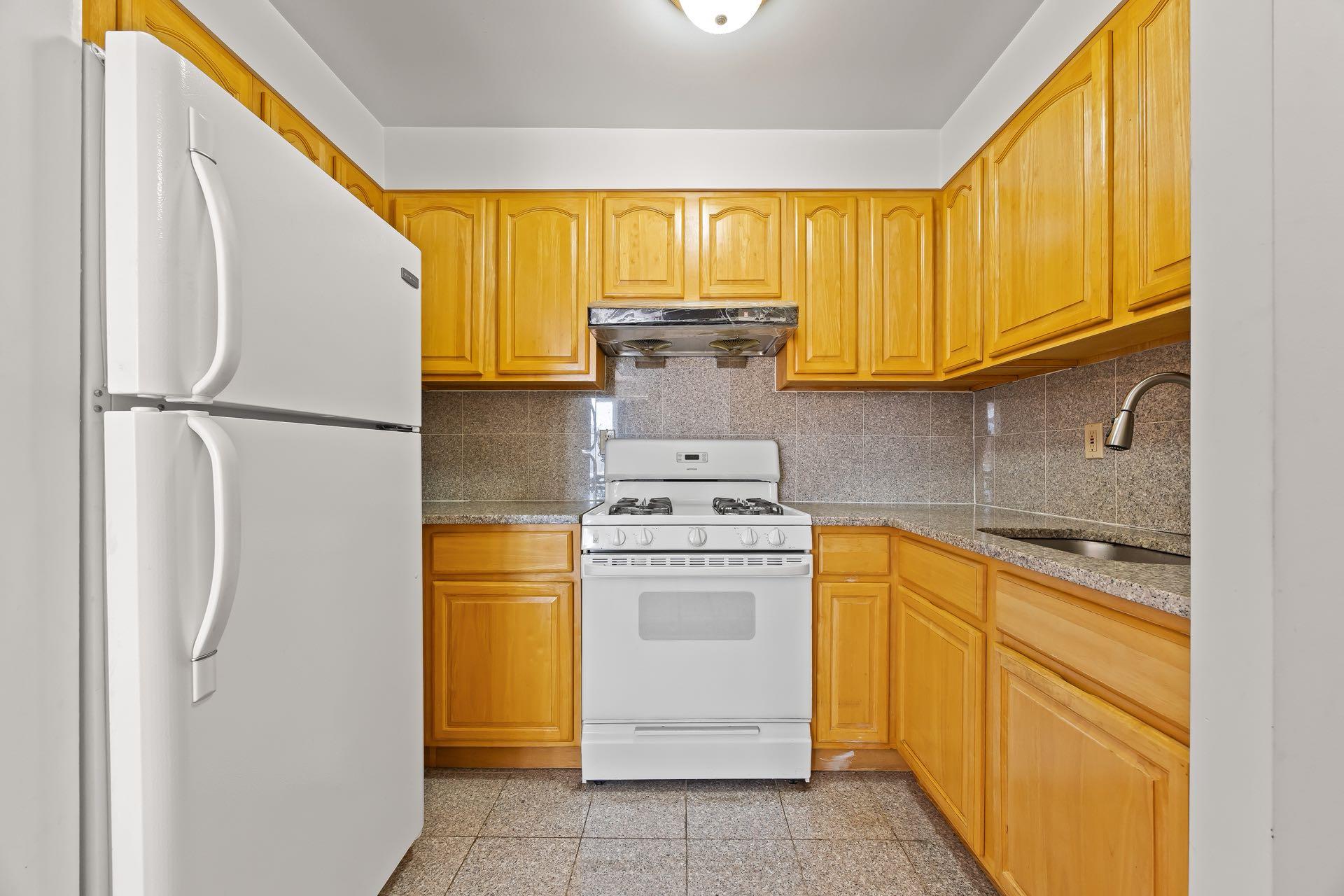 #10 photo, 137-08 31st Road, クイーンズ区 Flushing , NY 11354