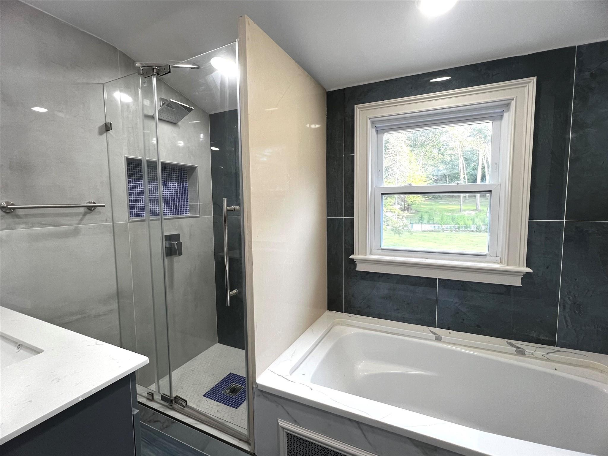 #12 photo, 27 Dunlop Road, サフォーク郡 Huntington , NY 11743