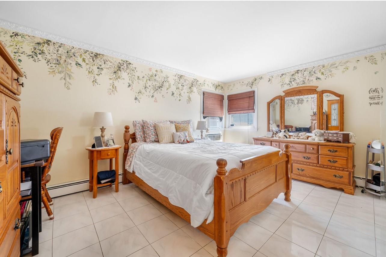 #12 photo, 164-43 96th Street, Howard Beach , NY 11414