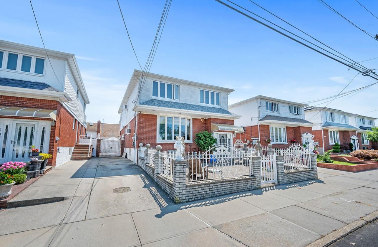 #3 photo, 164-43 96th Street, Howard Beach , NY 11414