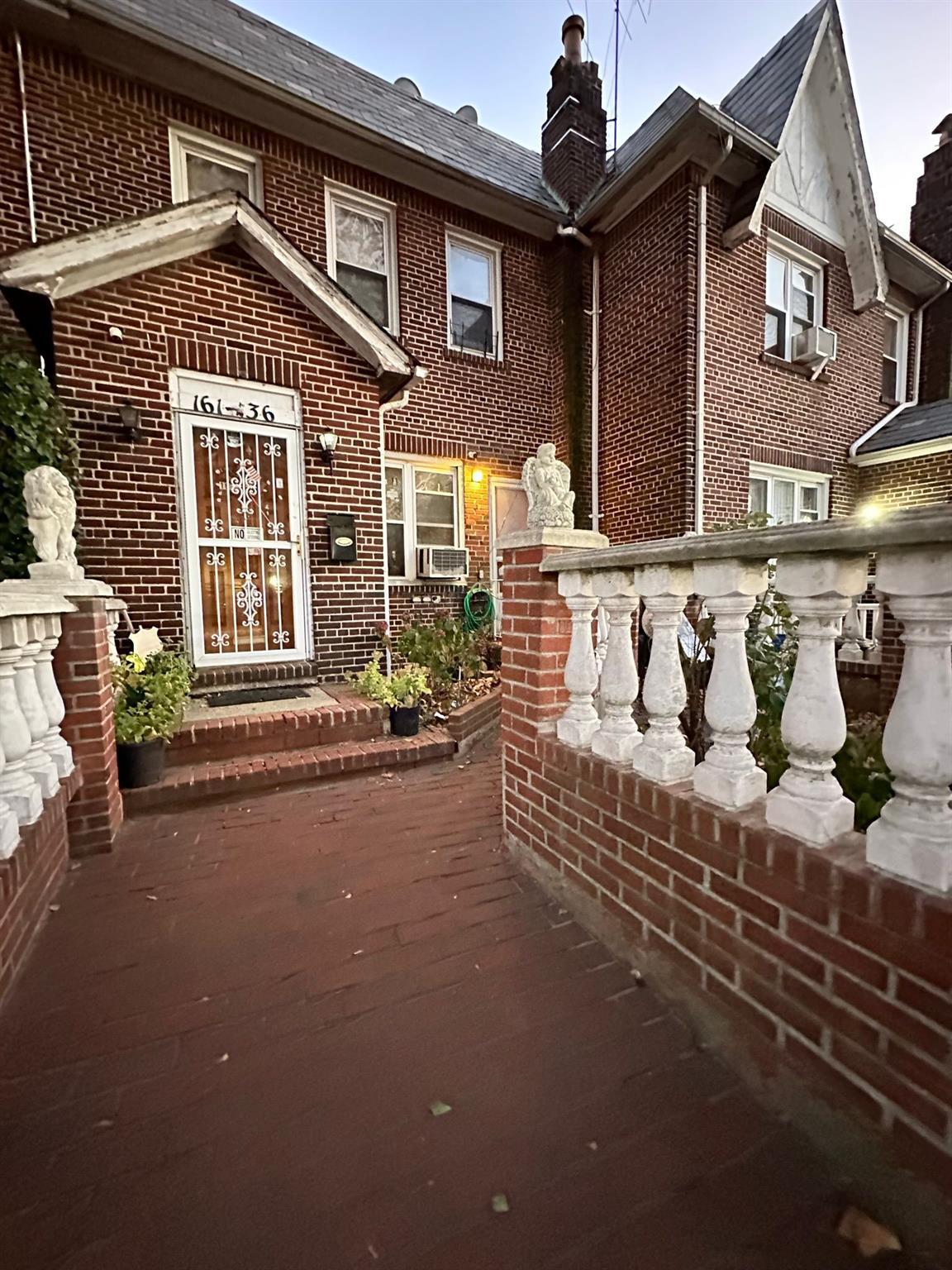 #1 photo, 16136 Grand Central Parkway, 皇后區 牙買加 Jamaica Hills , NY 11432