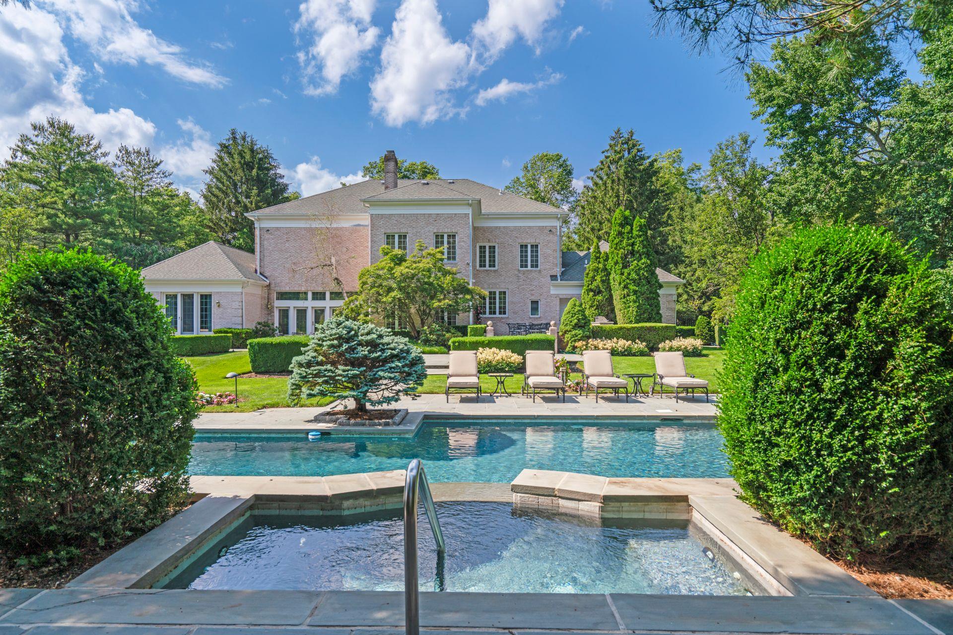 #1 photo, 8 High Meadow Court, ナッソー郡 Old Brookville , NY 11545