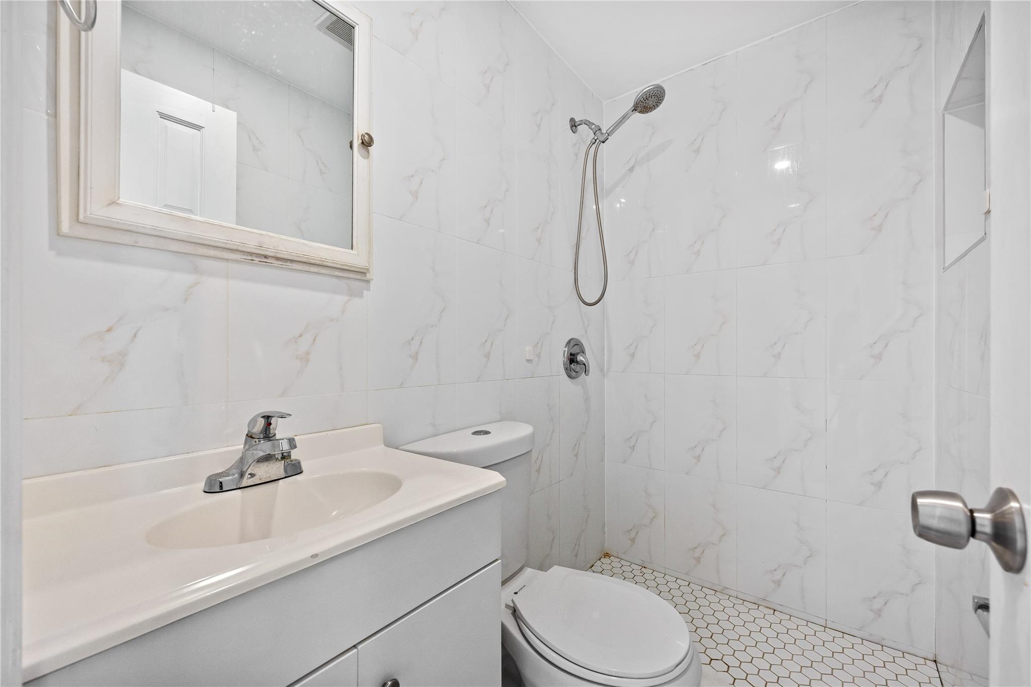 #13 photo, 140-24 Quince Avenue, Flushing , NY 11355