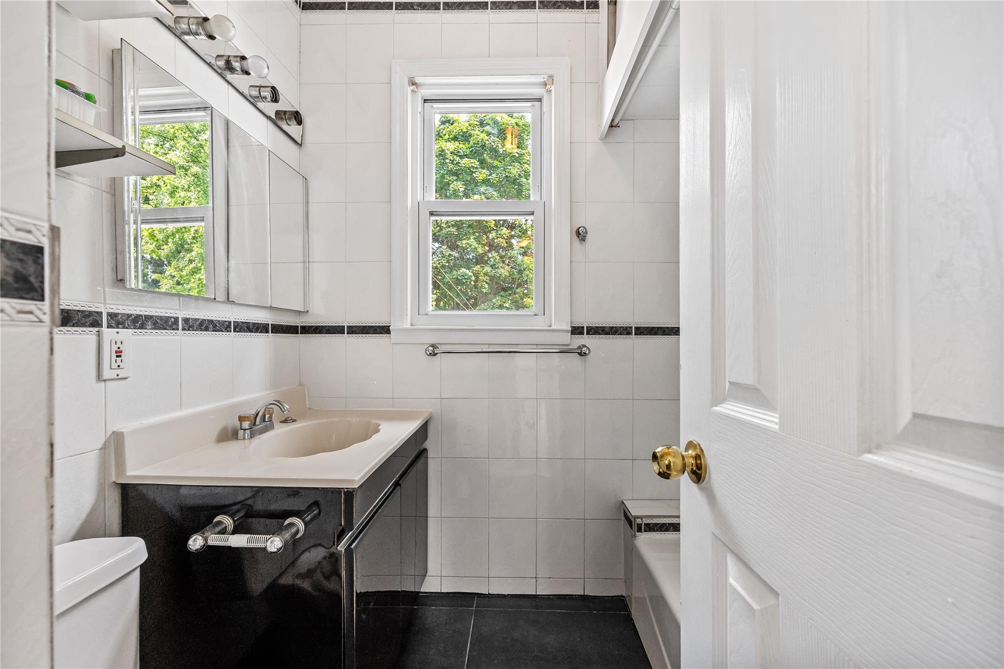 #17 photo, 140-24 Quince Avenue, Flushing , NY 11355