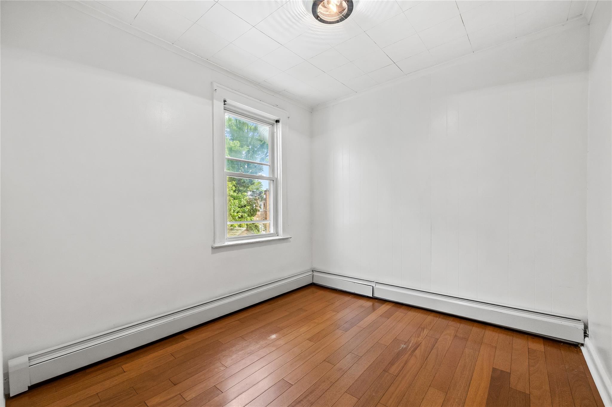 #18 photo, 140-24 Quince Avenue, Flushing , NY 11355