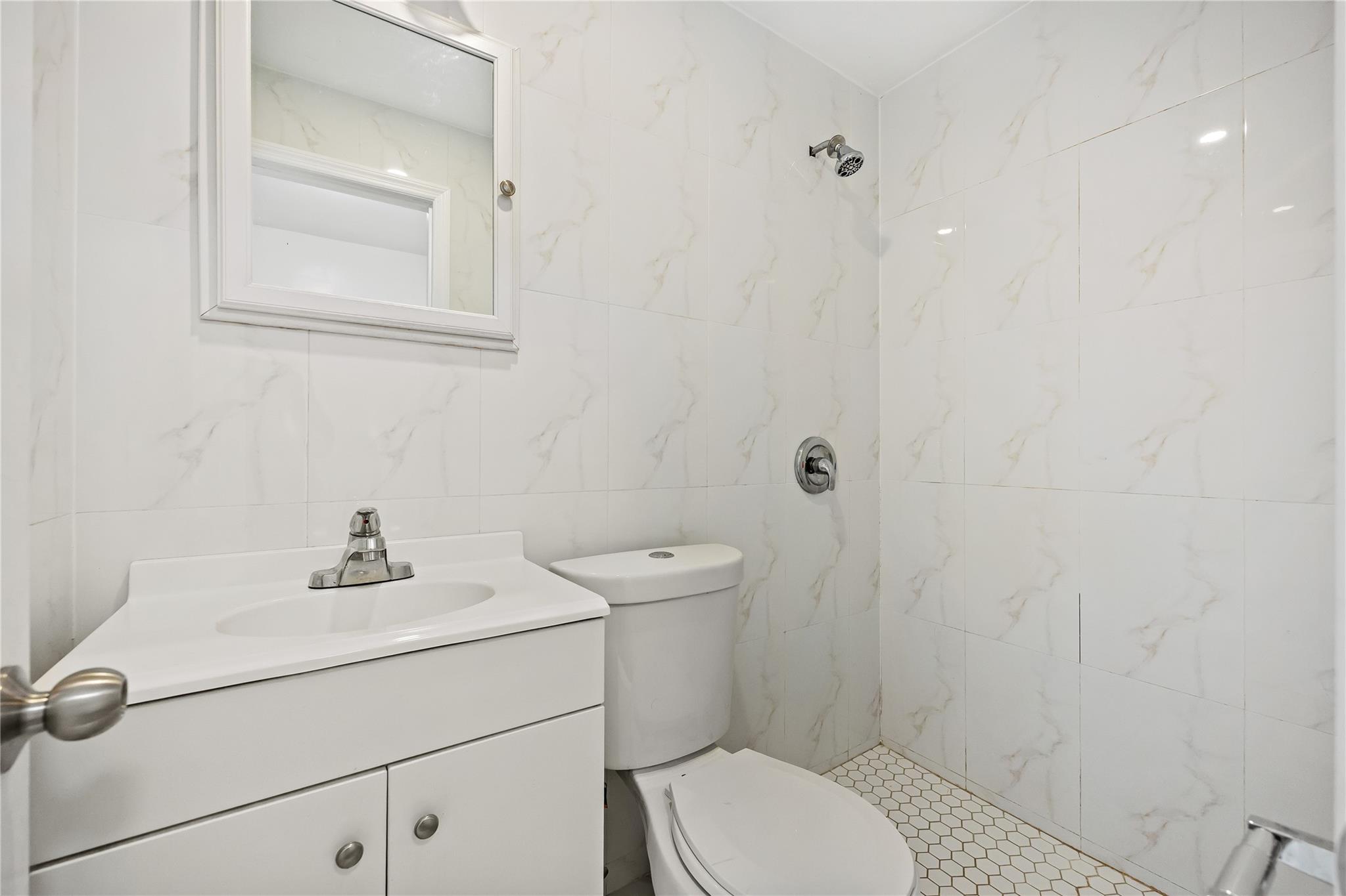 #3 photo, 140-24 Quince Avenue, Flushing , NY 11355