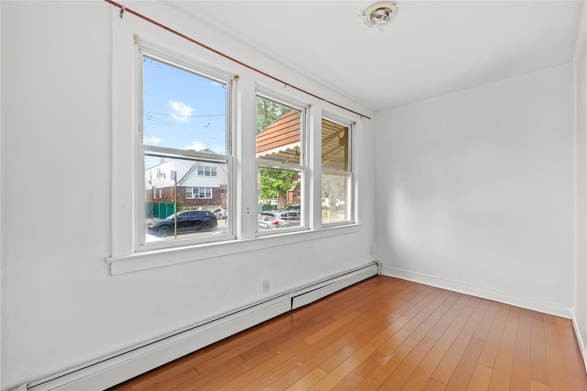 #4 photo, 140-24 Quince Avenue, Flushing , NY 11355