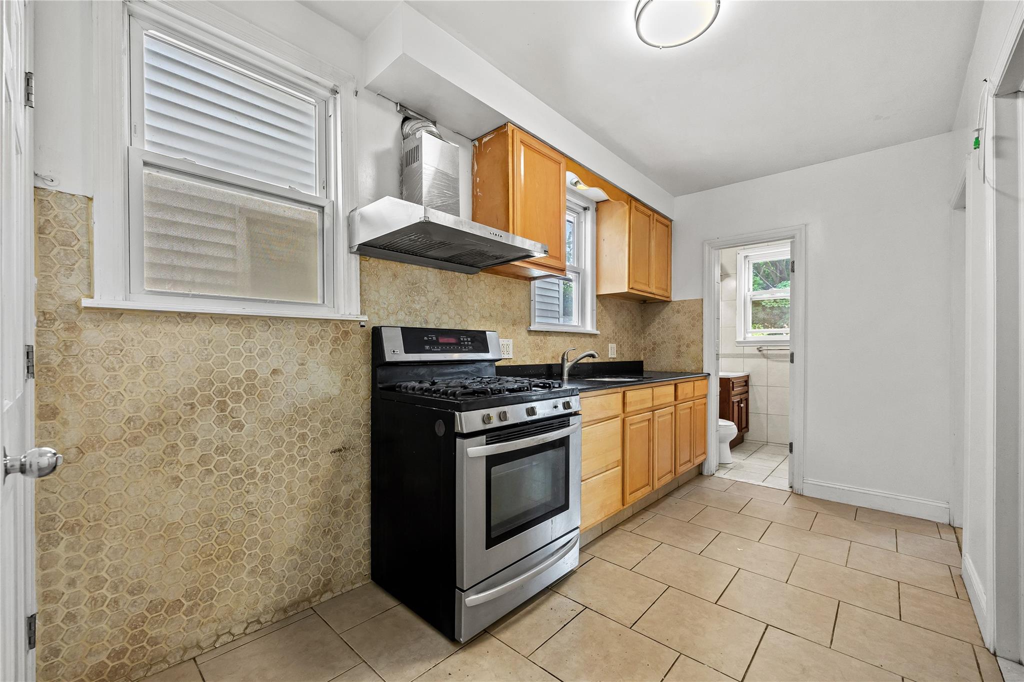 #6 photo, 140-24 Quince Avenue, Flushing , NY 11355
