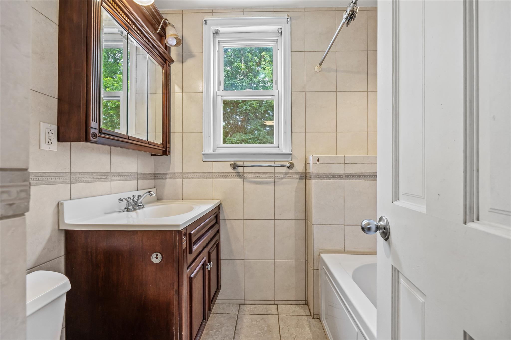 #8 photo, 140-24 Quince Avenue, Flushing , NY 11355