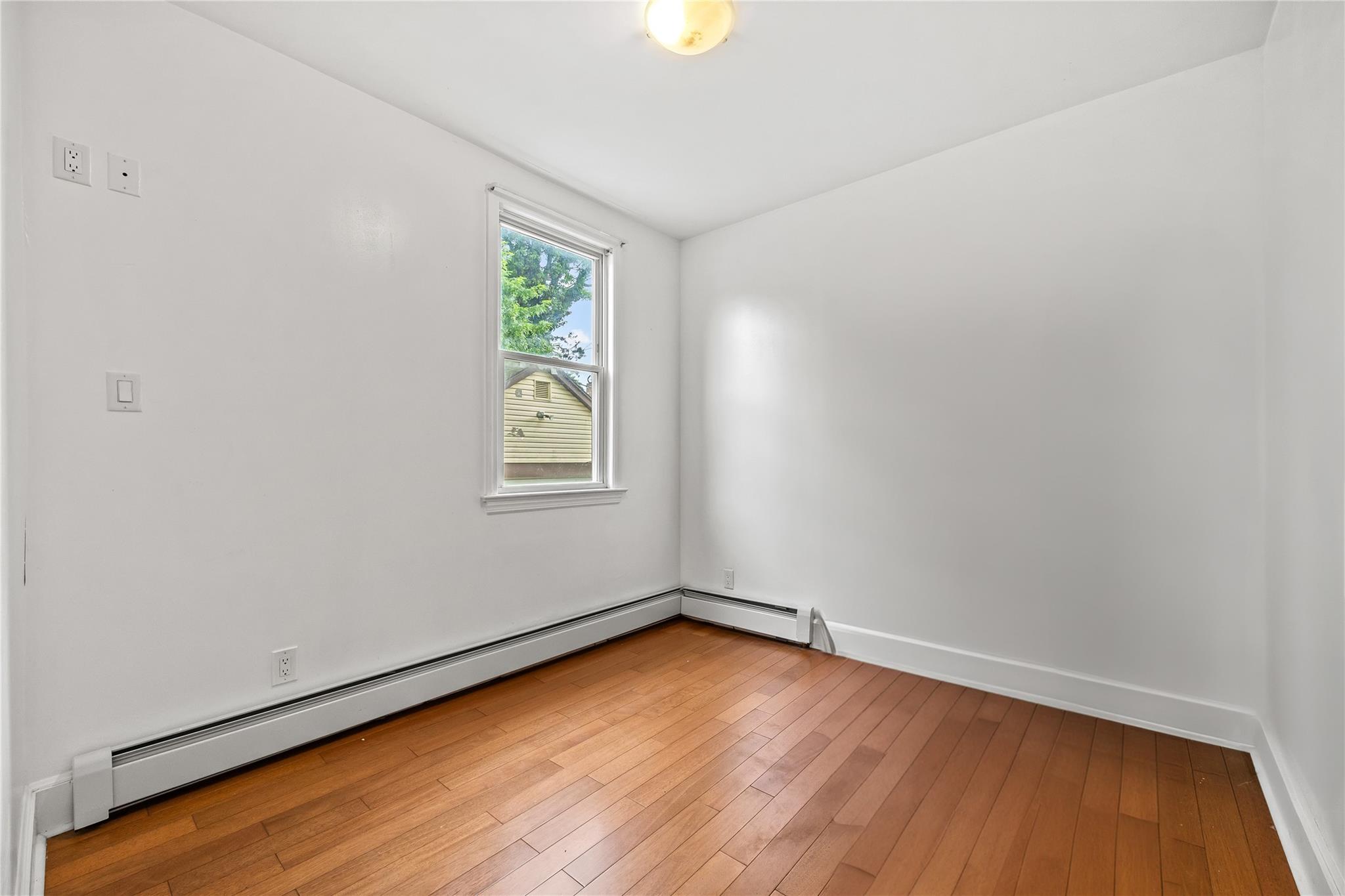 #9 photo, 140-24 Quince Avenue, Flushing , NY 11355