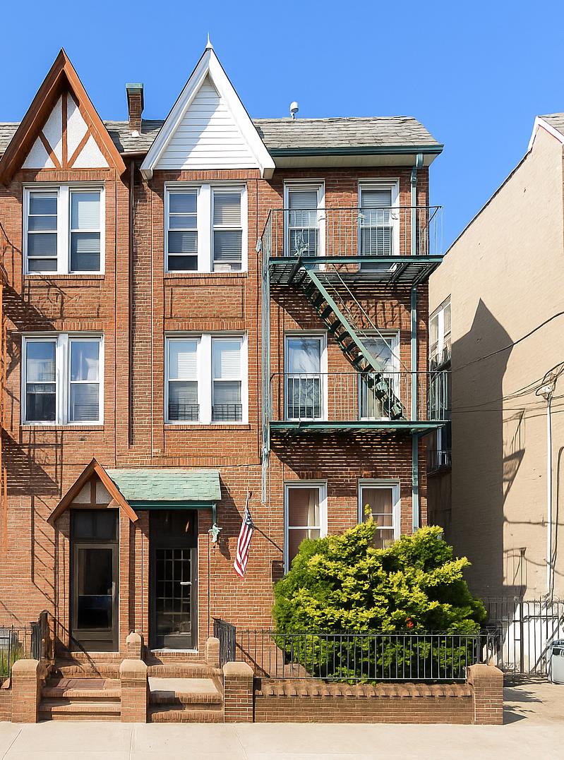 #1 photo, 847 BAY RIDGE Avenue, 布鲁克林 Dyker Heights , NY 11230
