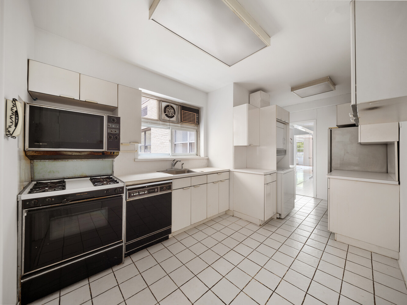 #10 photo, 860 5TH Avenue, Lenox Hill , NY 10065