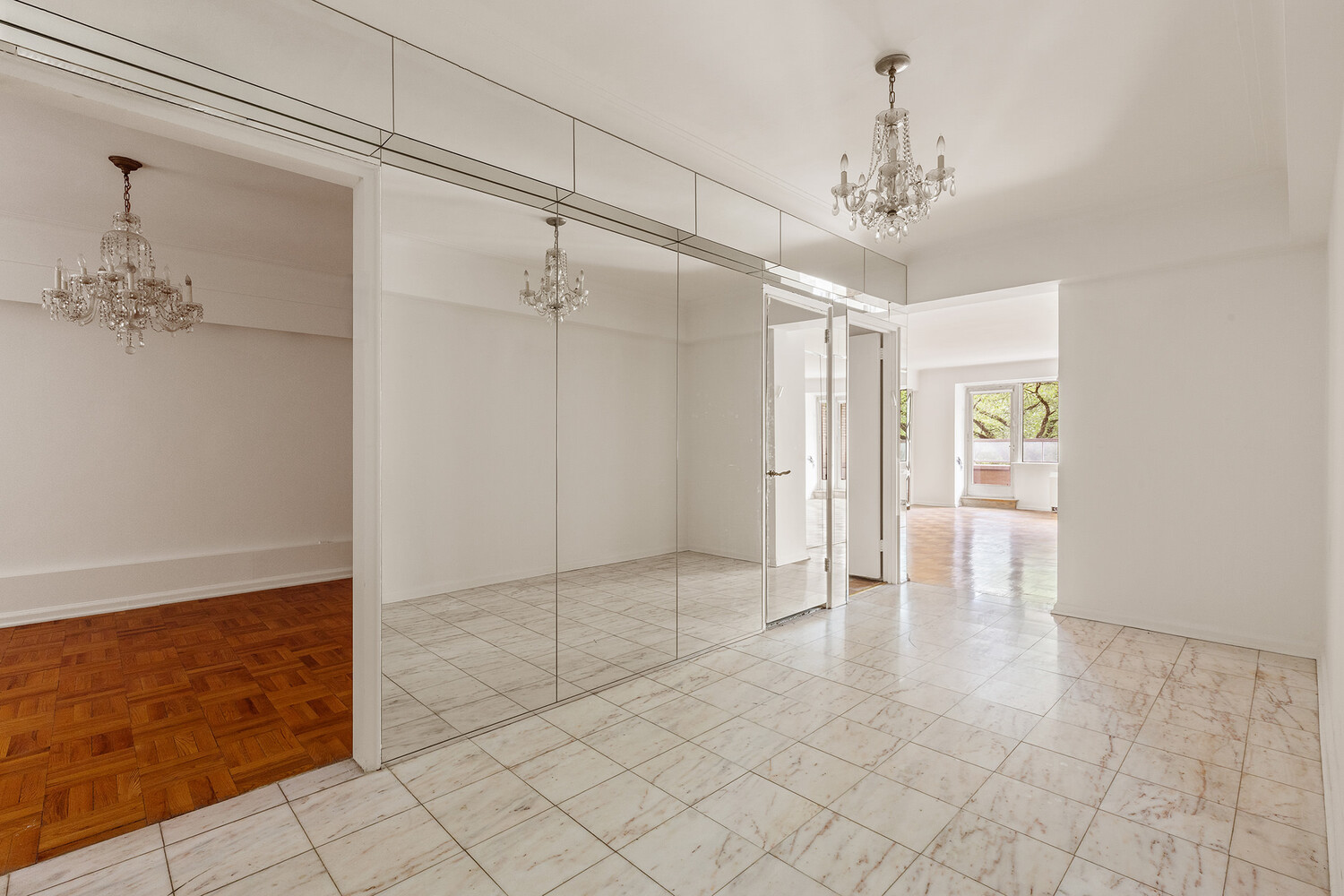 #4 photo, 860 5TH Avenue, Lenox Hill , NY 10065