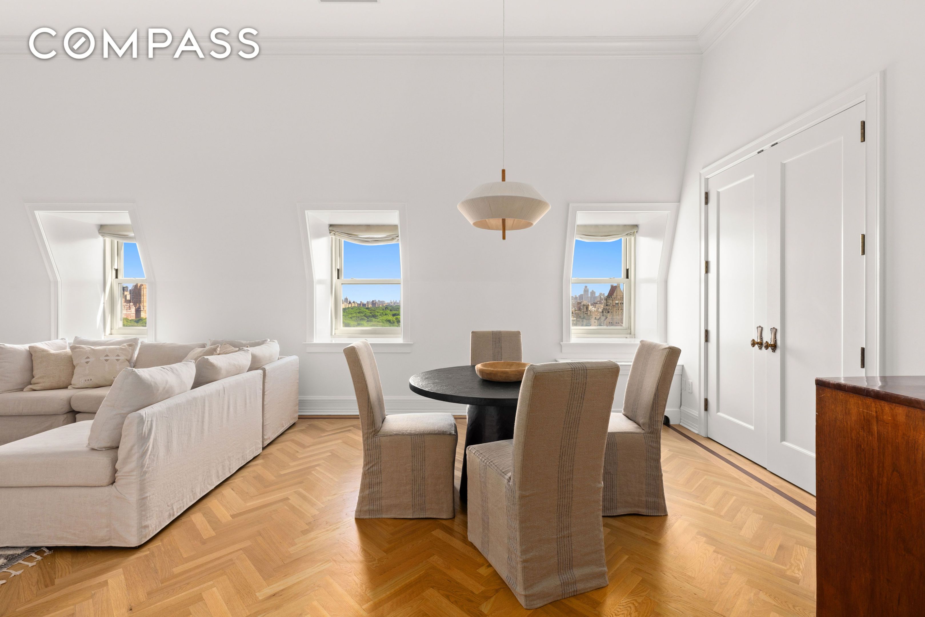 #1 photo, 1 Central Park S, マンハッタン Central Park South , NY 10019