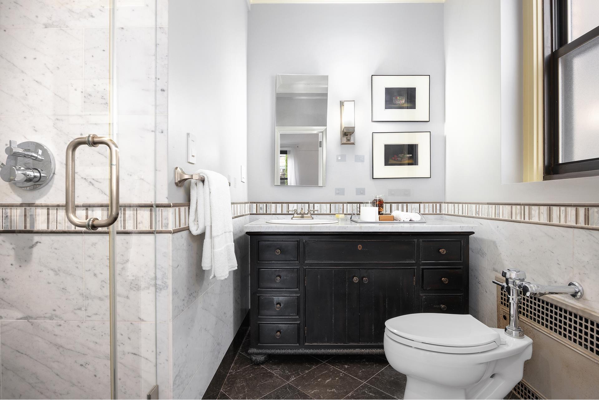 #18 photo, 101 CENTRAL Park W, マンハッタン Lincoln Square , NY 10023