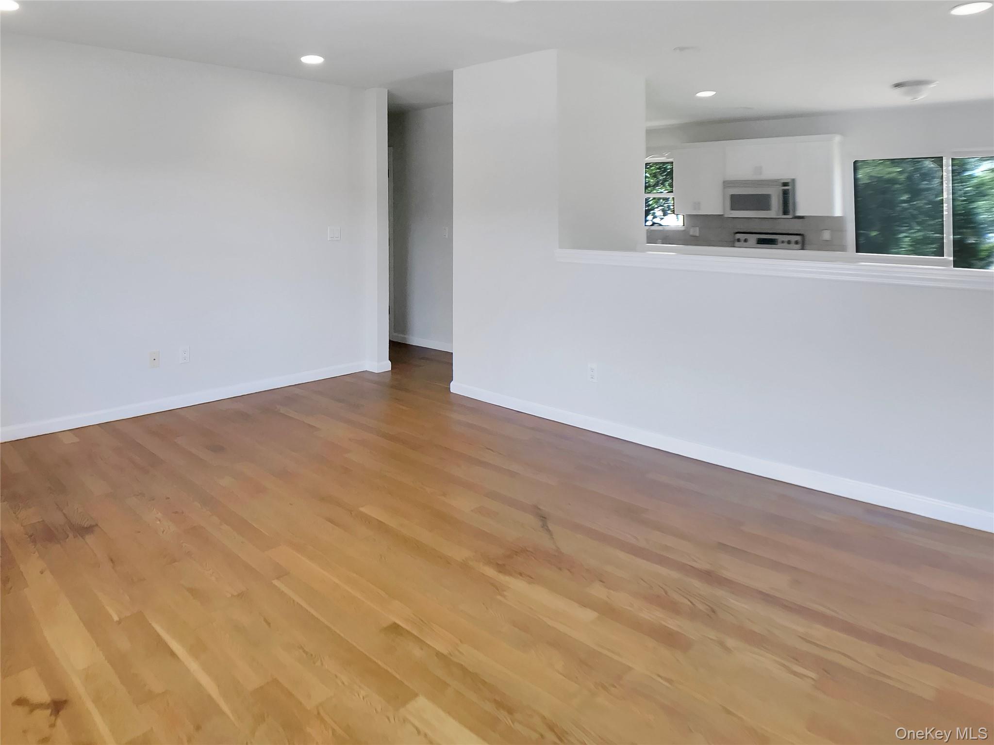 #12 photo, 79 Meadow Court, サフォーク郡 Brookhaven , NY 11949