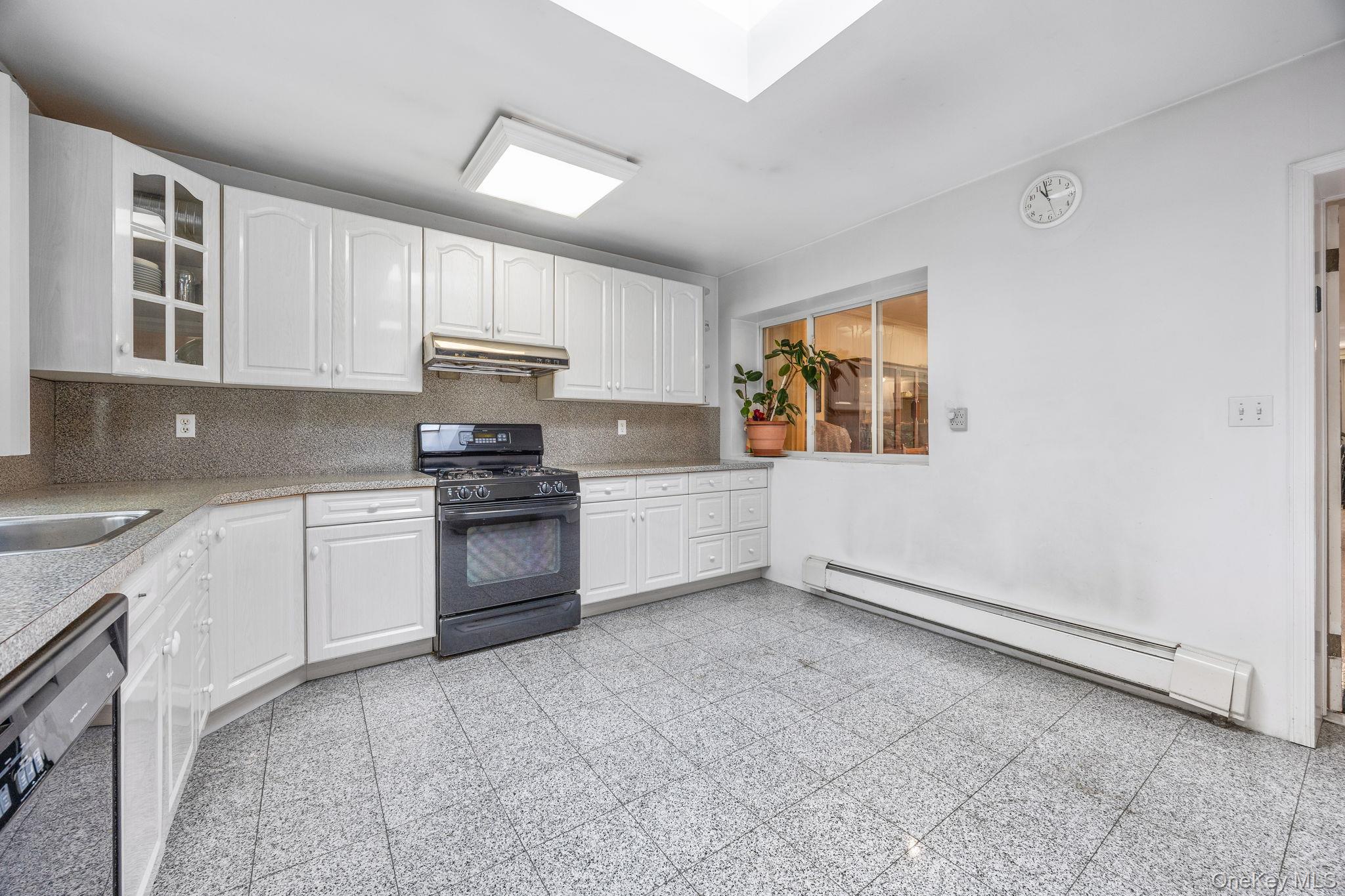 #8 photo, 14759 71st Avenue, クイーンズ区 Flushing , NY 11367