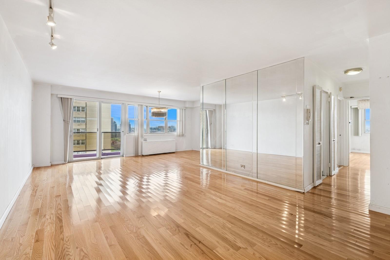 #1 photo, 10230 66 Road, 皇后區 森林小丘 Forest Hills , NY 11375