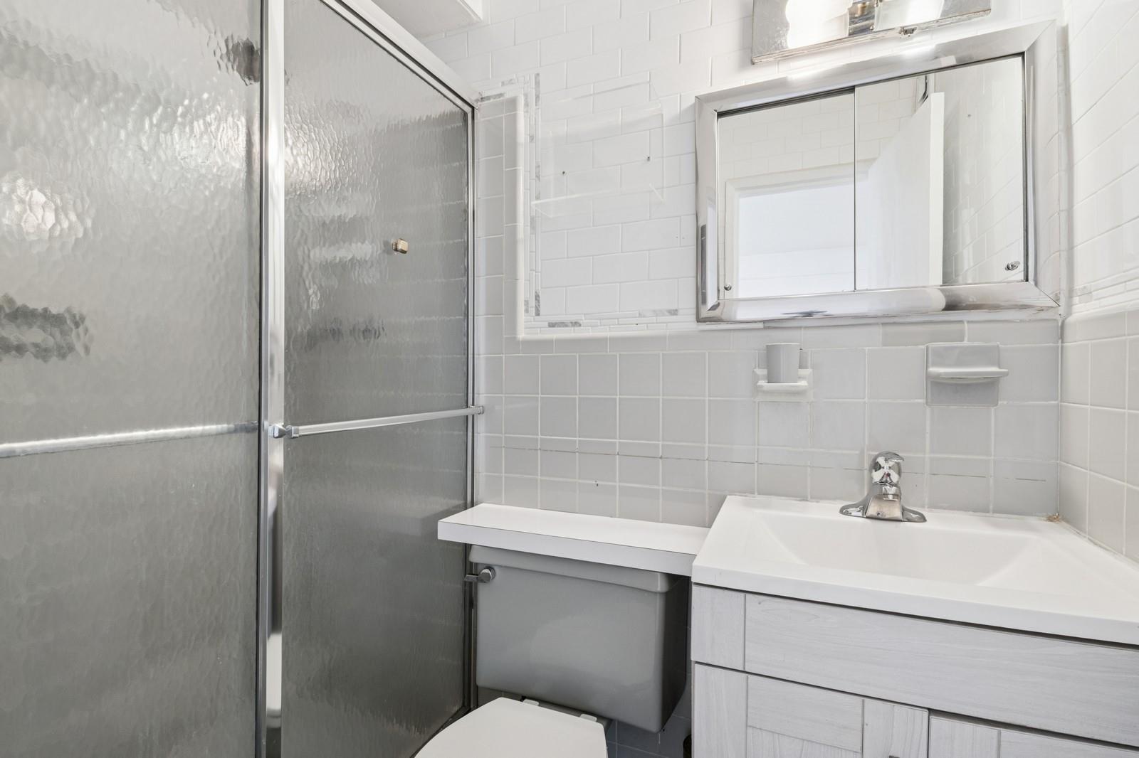 #18 photo, 10230 66 Road, クイーンズ区 Forest Hills , NY 11375