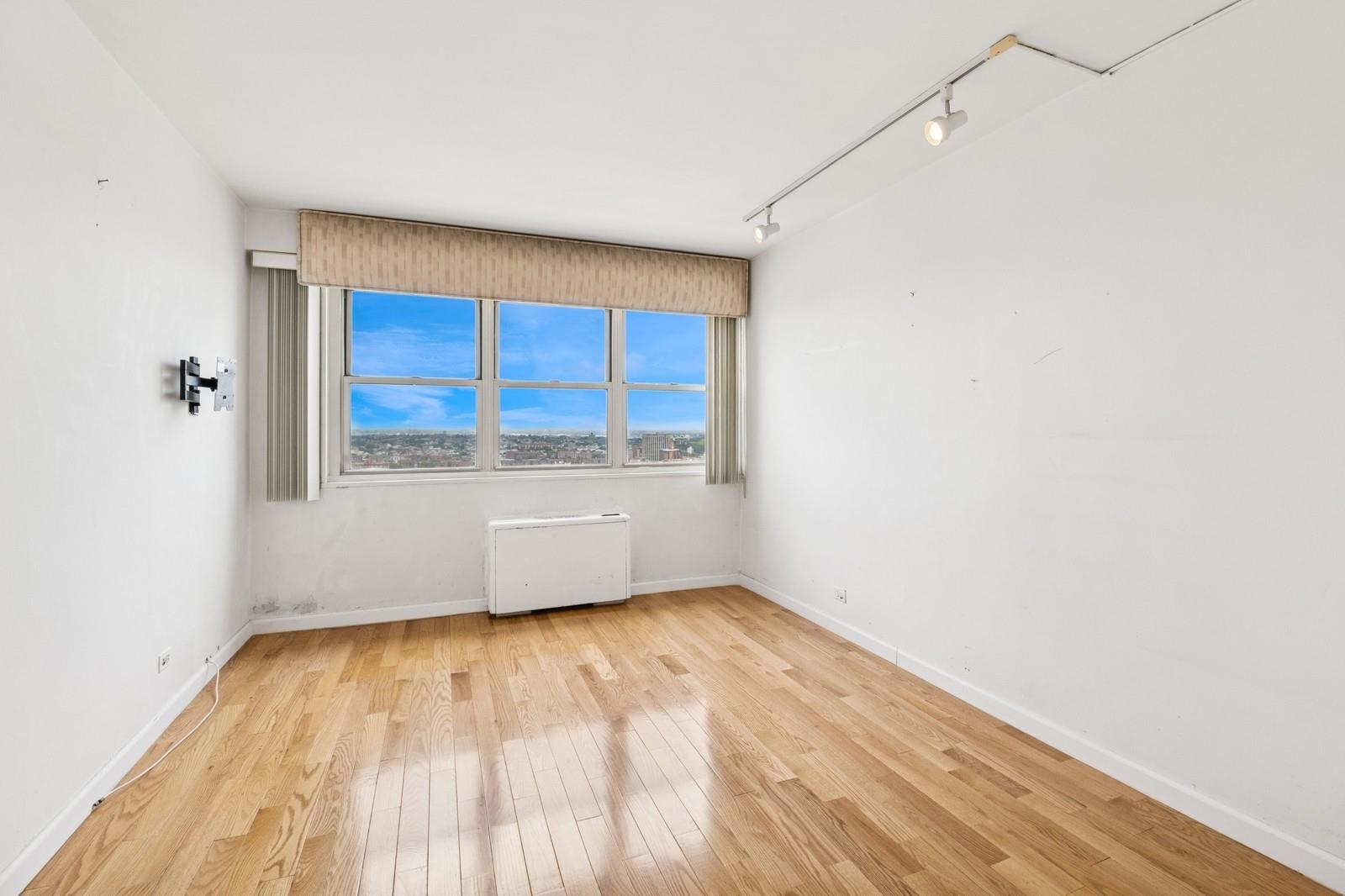 #19 photo, 10230 66 Road, クイーンズ区 Forest Hills , NY 11375