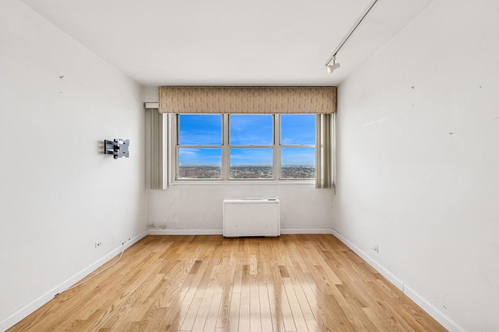 #20 photo, 10230 66 Road, クイーンズ区 Forest Hills , NY 11375