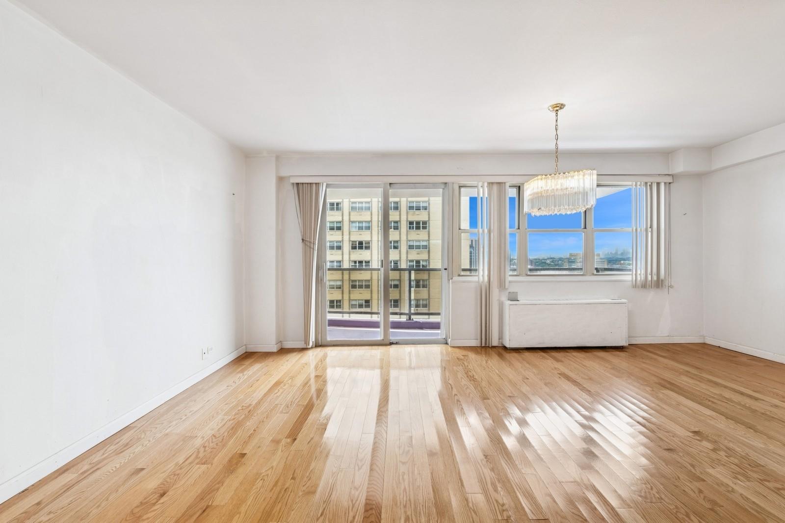 #3 photo, 10230 66 Road, クイーンズ区 Forest Hills , NY 11375