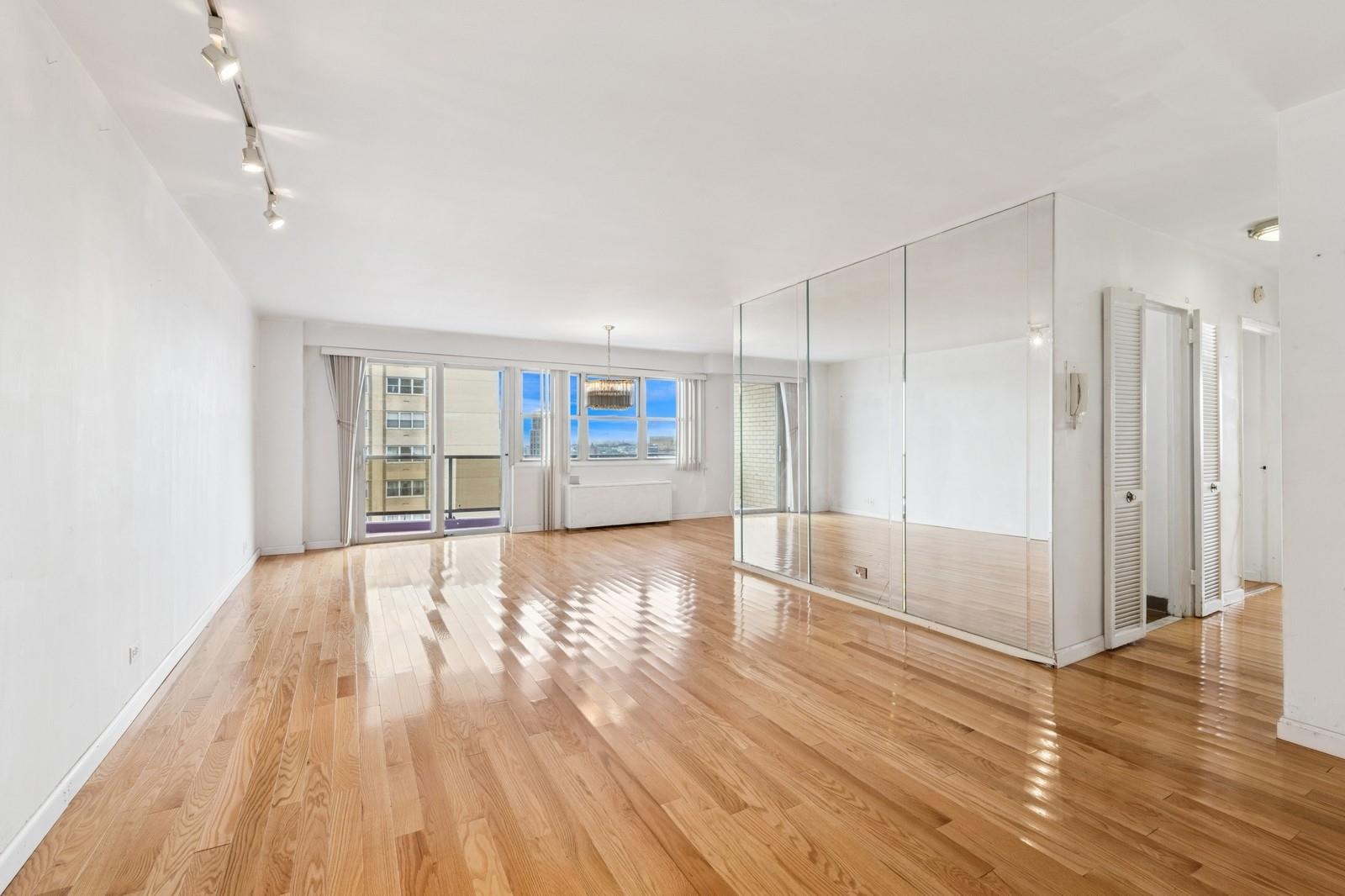 #4 photo, 10230 66 Road, クイーンズ区 Forest Hills , NY 11375