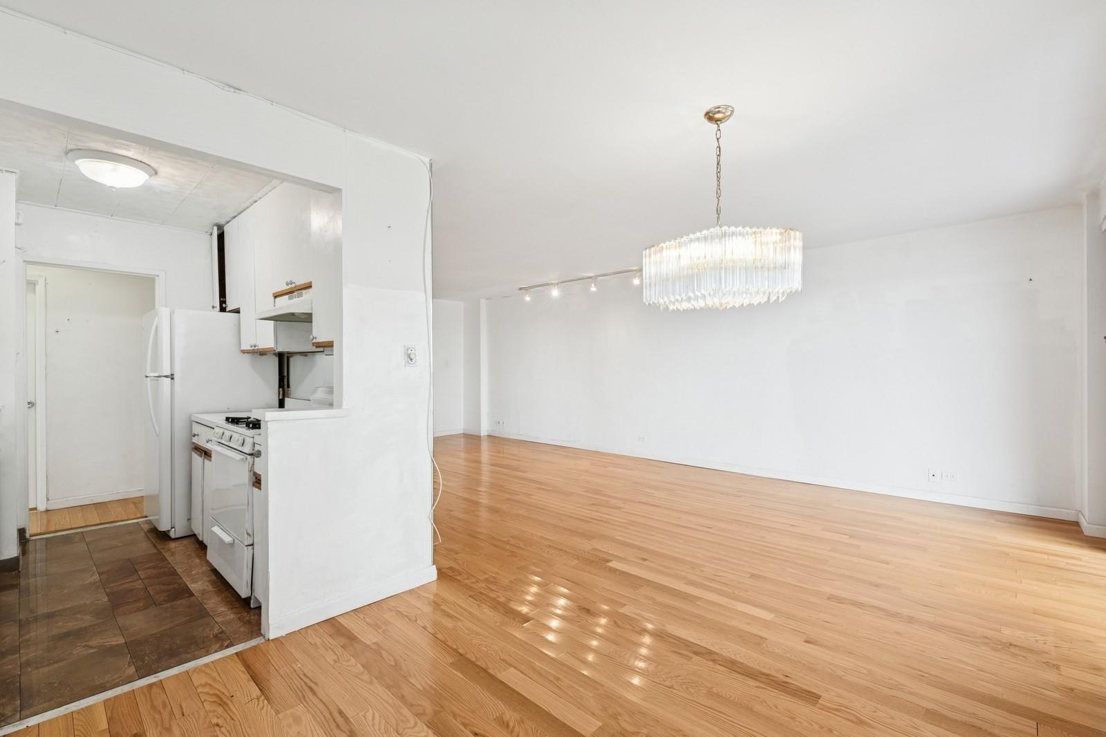 #6 photo, 10230 66 Road, クイーンズ区 Forest Hills , NY 11375