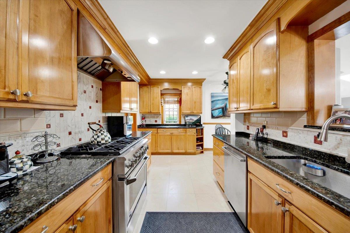 #15 photo, 202 Devoe Avenue, Yonkers , NY 10705