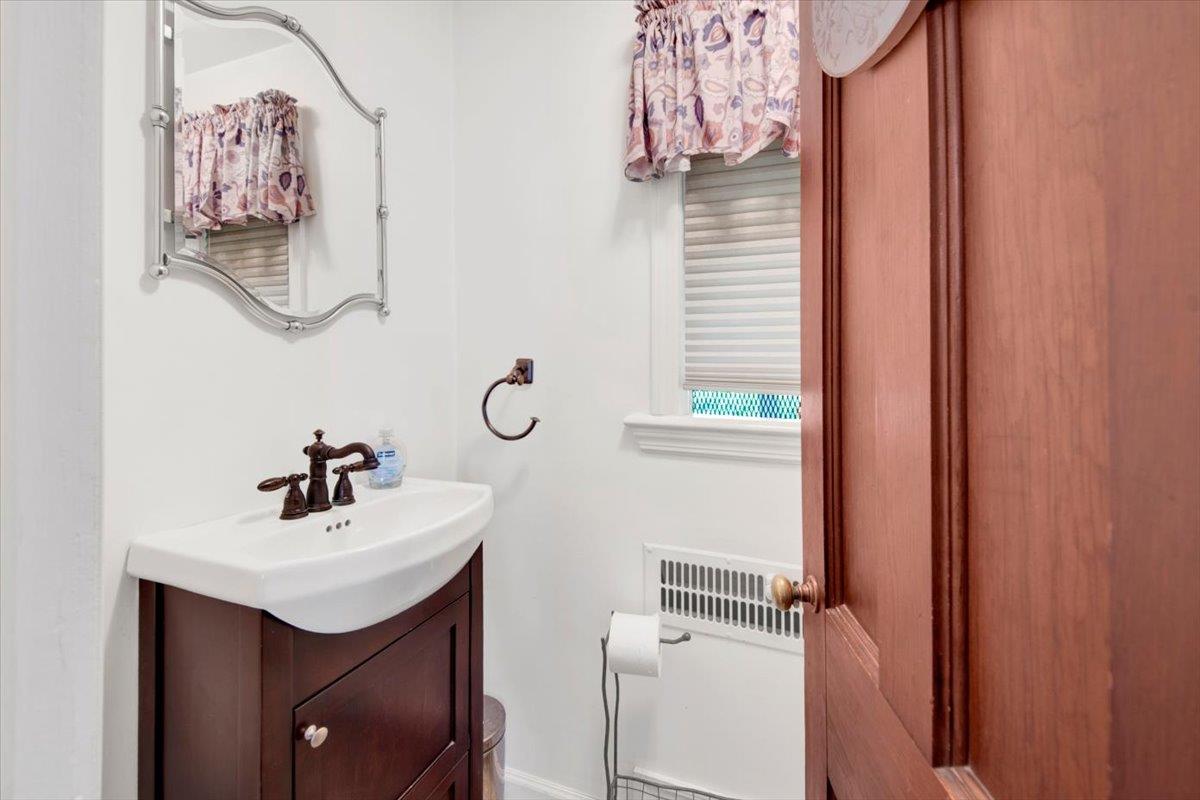 #18 photo, 202 Devoe Avenue, Yonkers , NY 10705