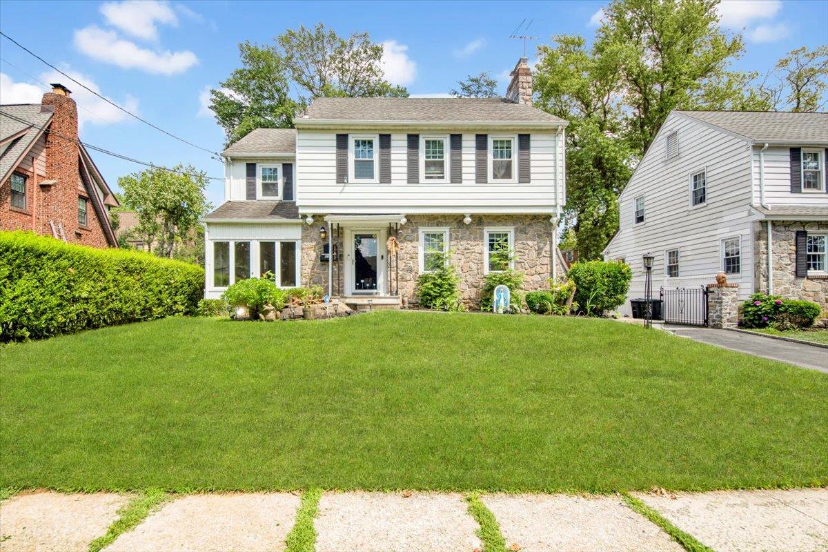 #2 photo, 202 Devoe Avenue, Yonkers , NY 10705