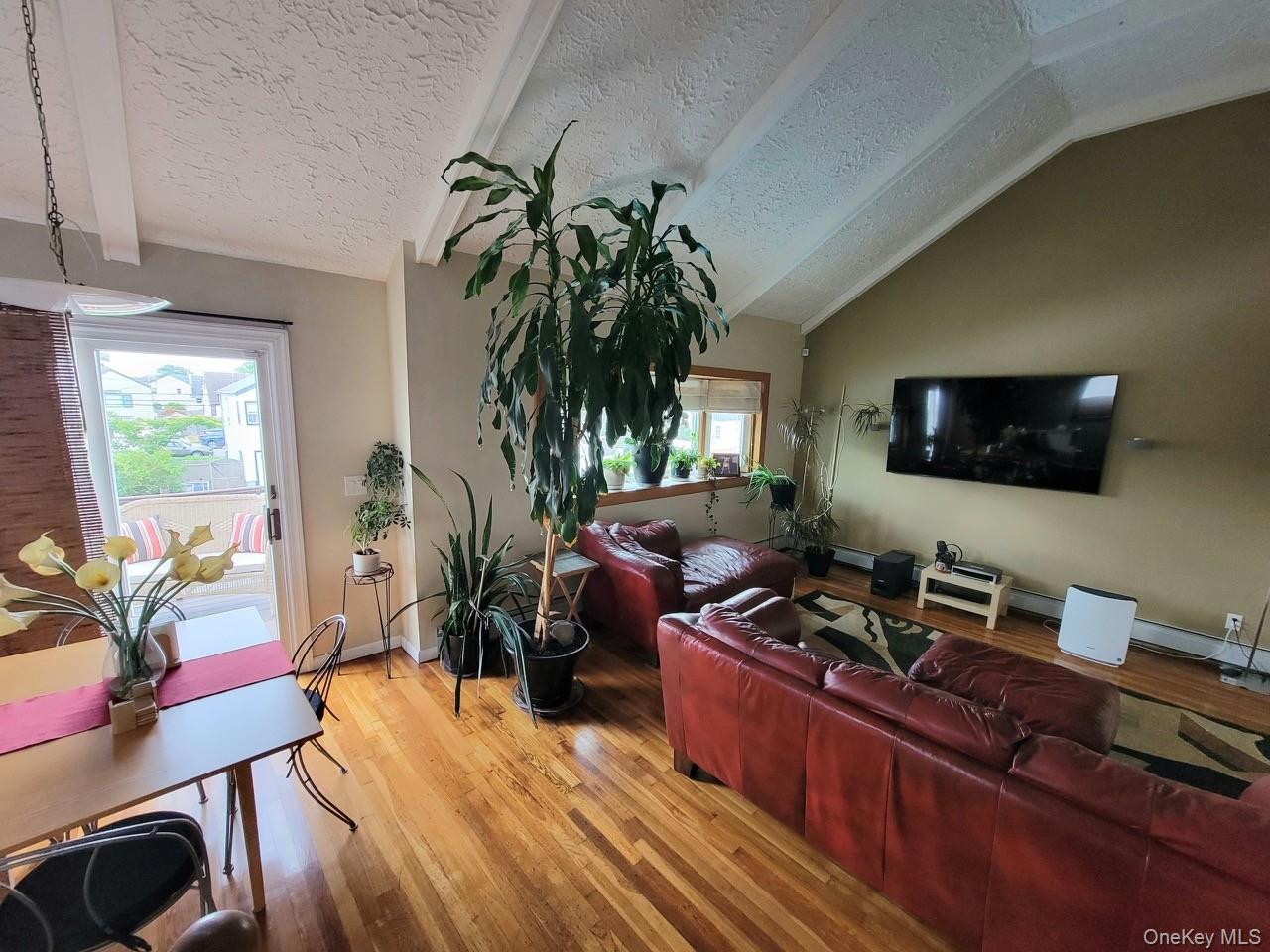 #13 photo, 22 Wilshire Court, ナッソー郡 Freeport , NY 11520