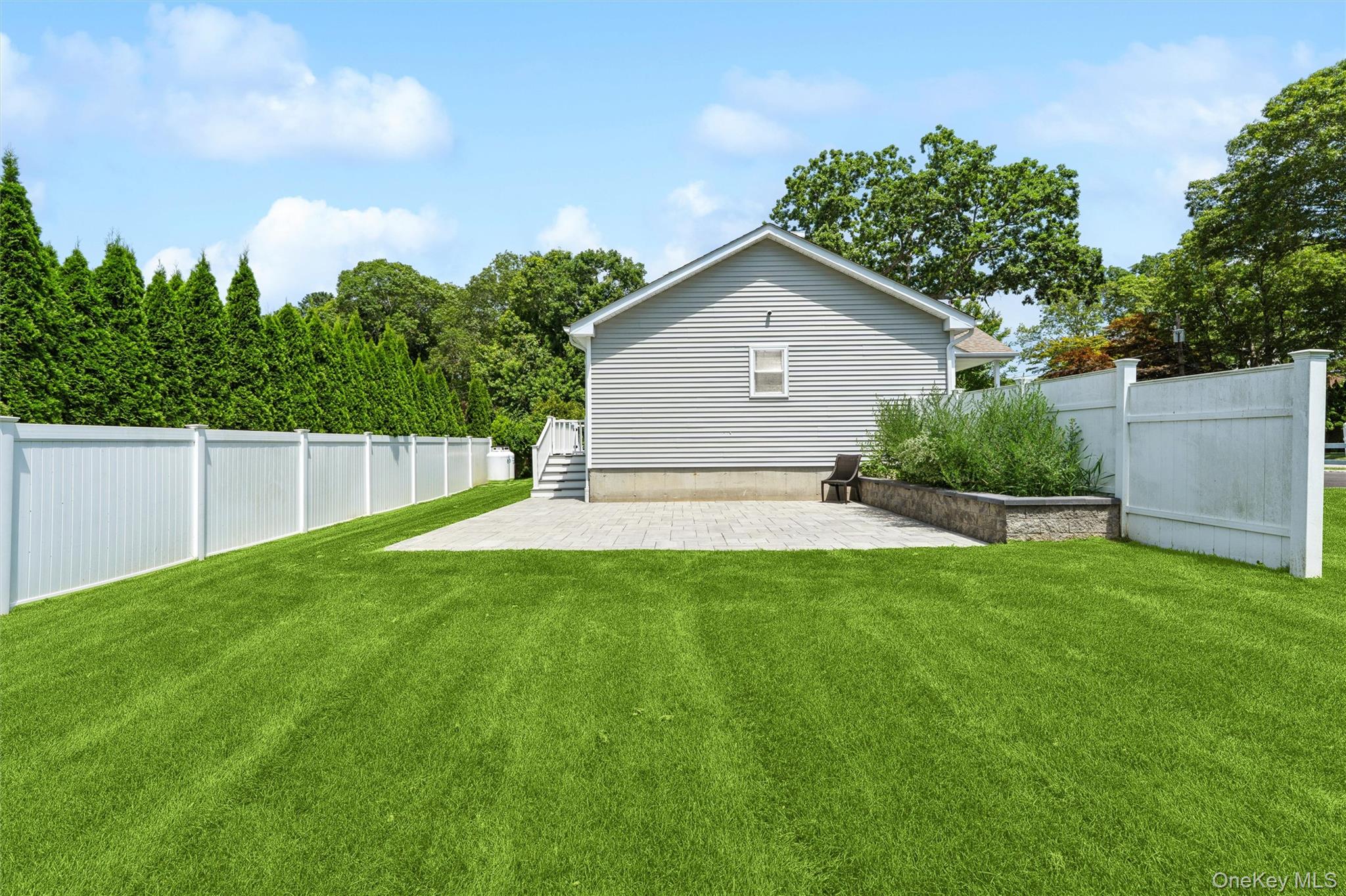 #17 photo, 12 Hampton Bays Drive, サフォーク郡 Hampton Bays , NY 11946