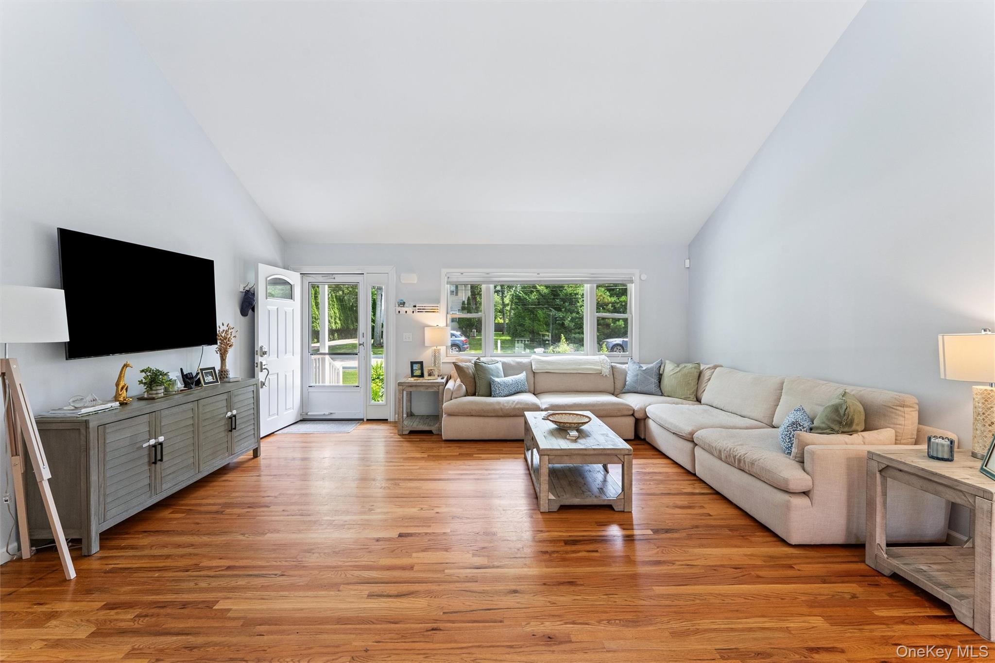 #4 photo, 12 Hampton Bays Drive, サフォーク郡 Hampton Bays , NY 11946