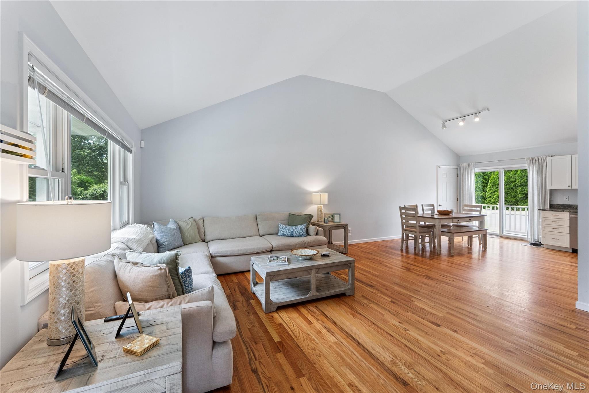 #6 photo, 12 Hampton Bays Drive, サフォーク郡 Hampton Bays , NY 11946