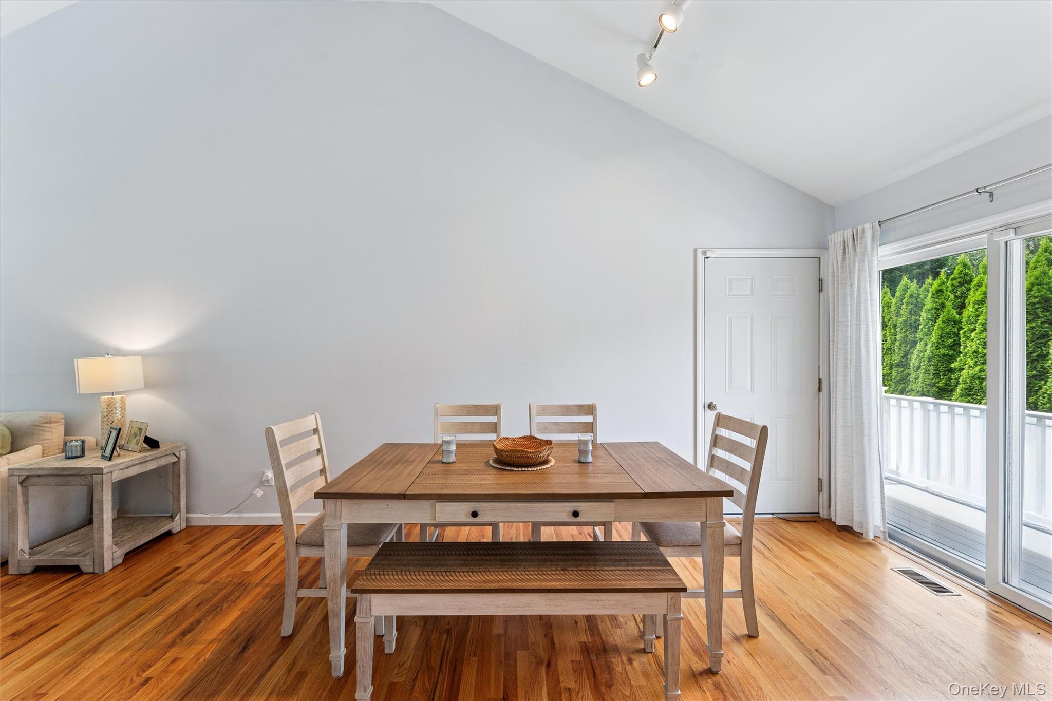 #7 photo, 12 Hampton Bays Drive, サフォーク郡 Hampton Bays , NY 11946