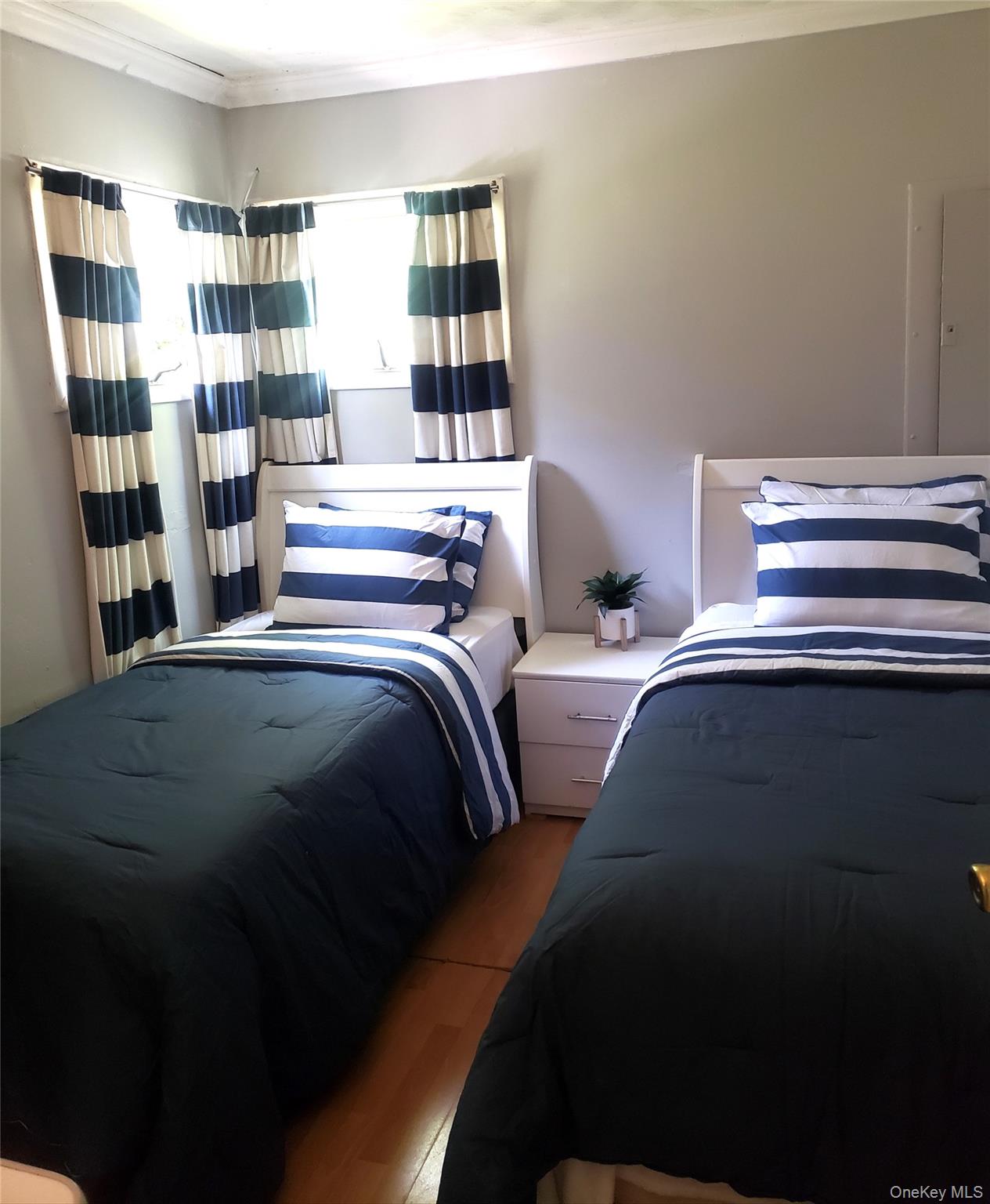 #10 photo, 28 Pine Street, サフォーク郡 Central Islip , NY 11722