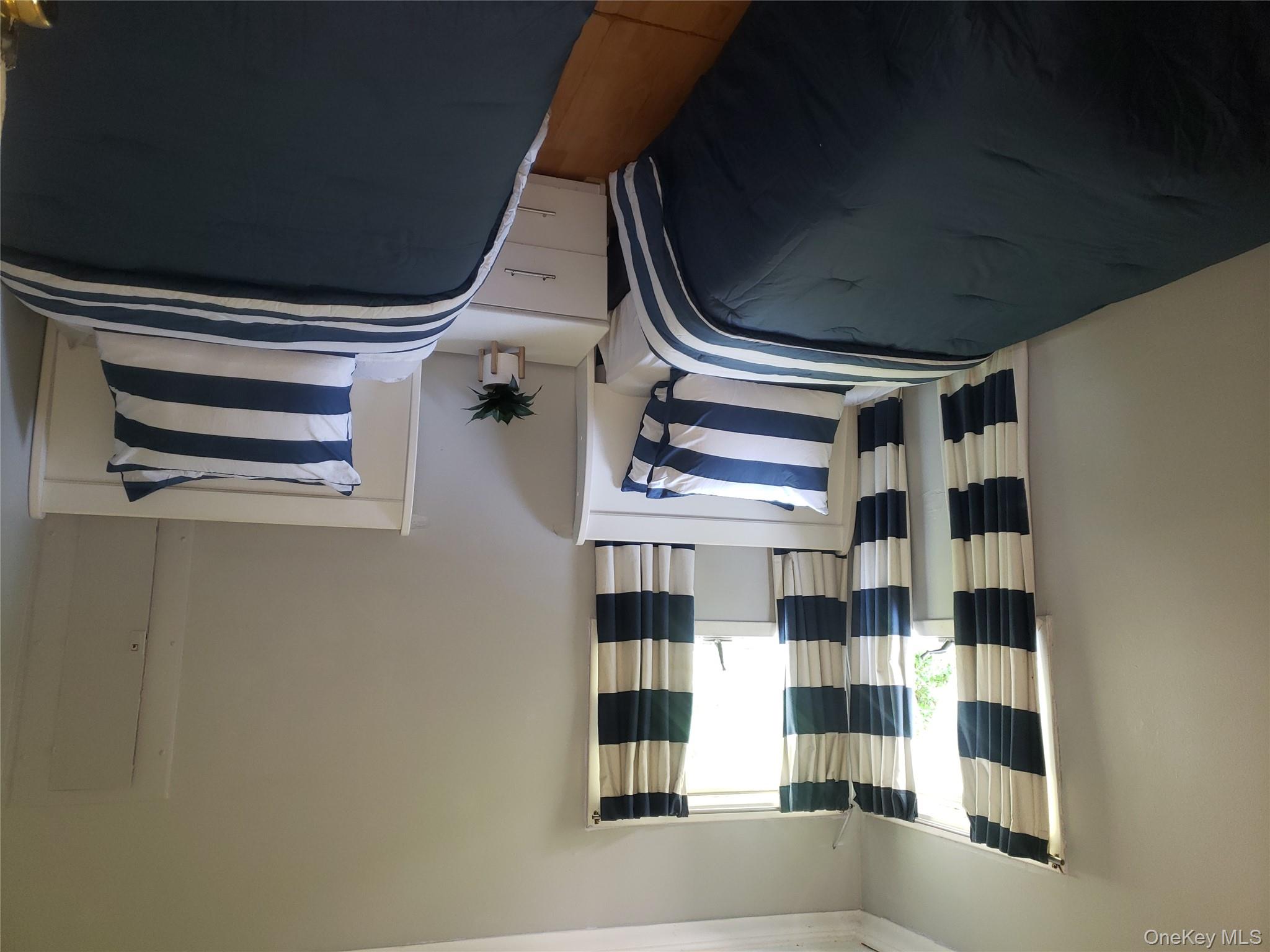 #8 photo, 28 Pine Street, サフォーク郡 Central Islip , NY 11722